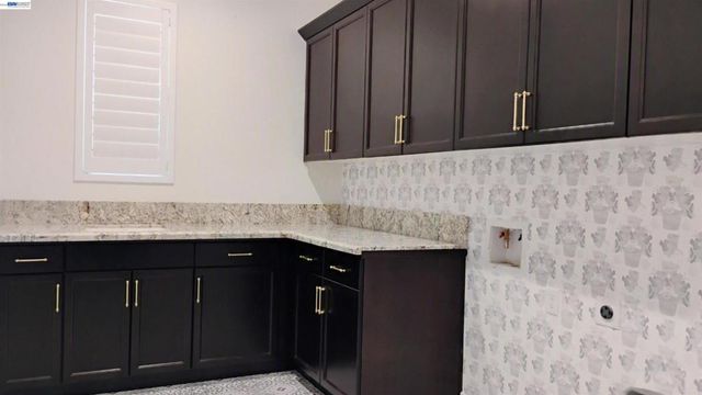 965 Beaver Pond Loop, Madera, CA 93636