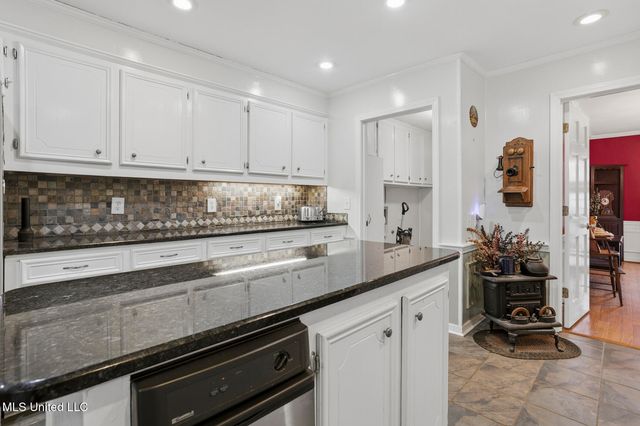 420 Shadow Lake Cove, Raymond, MS 39154