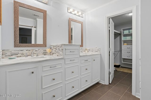 420 Shadow Lake Cove, Raymond, MS 39154