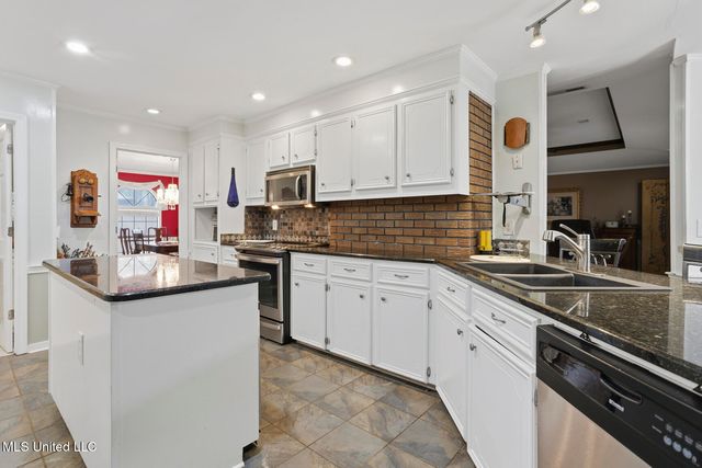 420 Shadow Lake Cove, Raymond, MS 39154