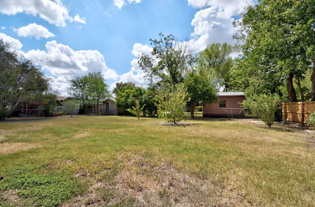 115 Ann ST, New Braunfels, TX 78130