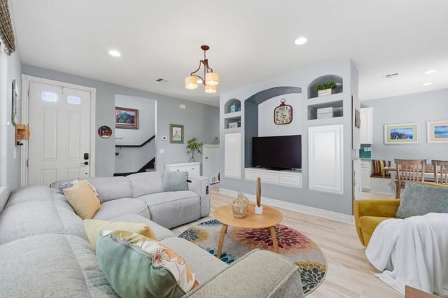 17765 Calle Hermosa, Morgan Hill, CA 95037