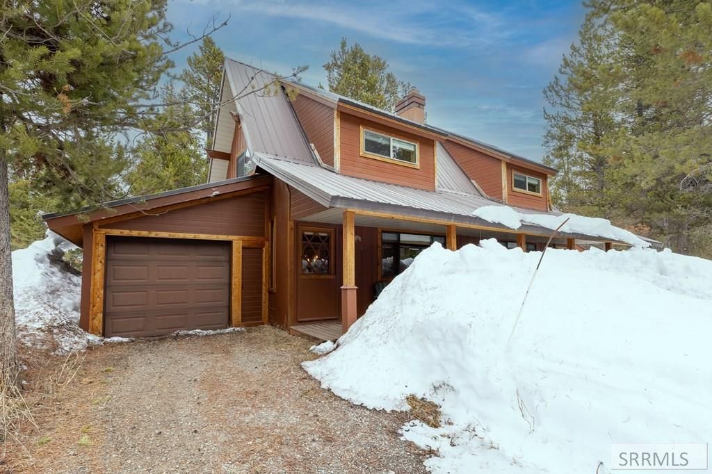 Image 4 of property listing at 3505 Rocky Lane, Island Park, ID 83429