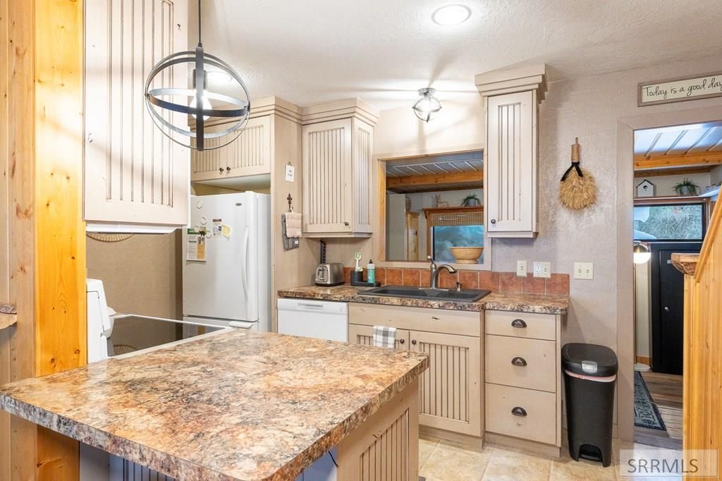 Image 5 of property listing at 3505 Rocky Lane, Island Park, ID 83429