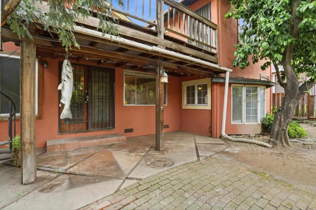 Image 32 of property listing at 339 Brookwood Avenue, San Jose, CA 95116
