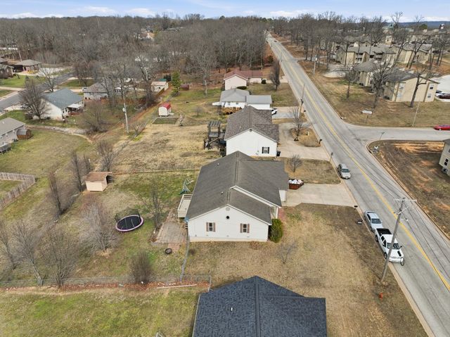 2355 Mcfarland Drive, West Plains, MO 65775