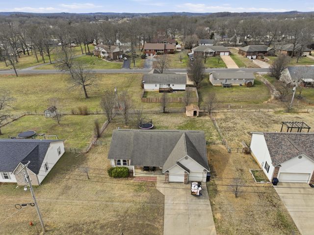 2355 Mcfarland Drive, West Plains, MO 65775