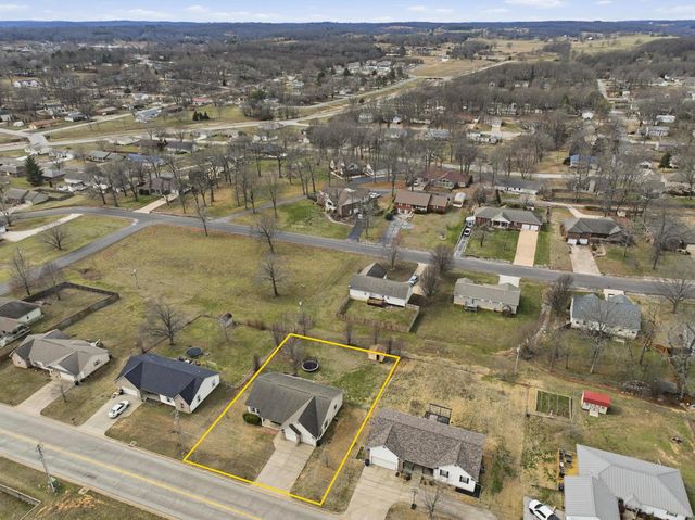 2355 Mcfarland Drive, West Plains, MO 65775