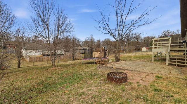 2355 Mcfarland Drive, West Plains, MO 65775