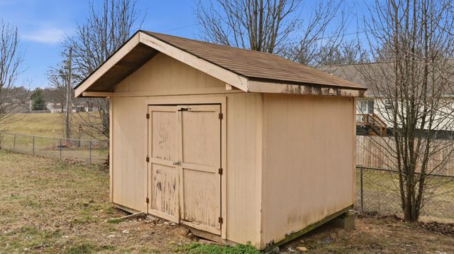 2355 Mcfarland Drive, West Plains, MO 65775