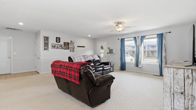 2355 Mcfarland Drive, West Plains, MO 65775