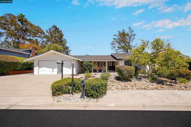 61 Sullivan Dr, Moraga, CA 94556