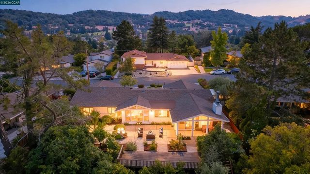 61 Sullivan Dr, Moraga, CA 94556