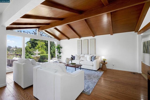 61 Sullivan Dr, Moraga, CA 94556