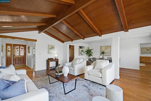 61 Sullivan Dr, Moraga, CA 94556