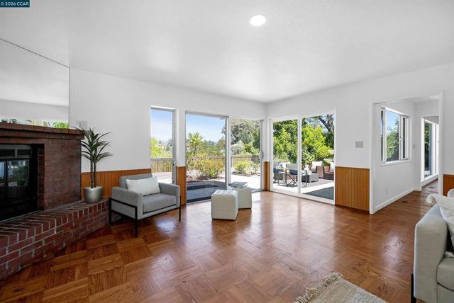61 Sullivan Dr, Moraga, CA 94556