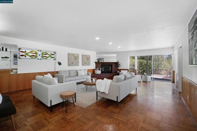 61 Sullivan Dr, Moraga, CA 94556