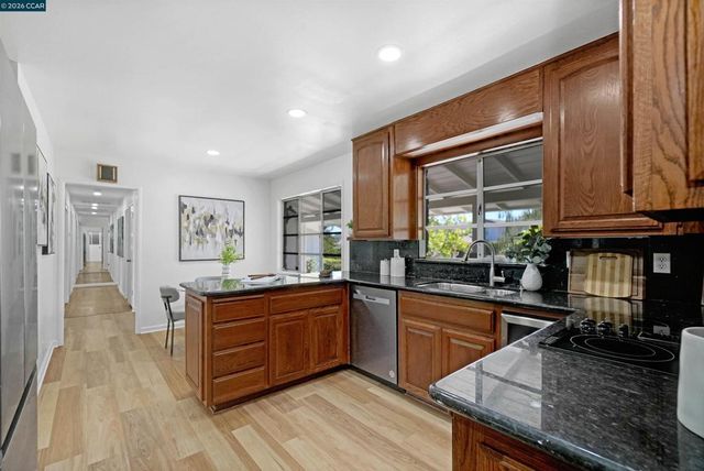 61 Sullivan Dr, Moraga, CA 94556
