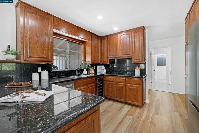 61 Sullivan Dr, Moraga, CA 94556