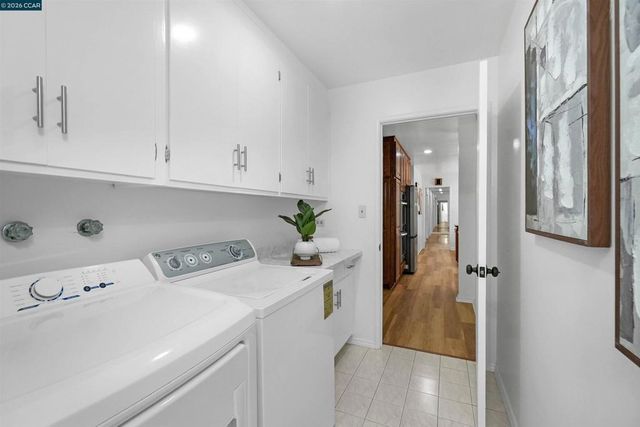 61 Sullivan Dr, Moraga, CA 94556