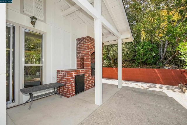61 Sullivan Dr, Moraga, CA 94556