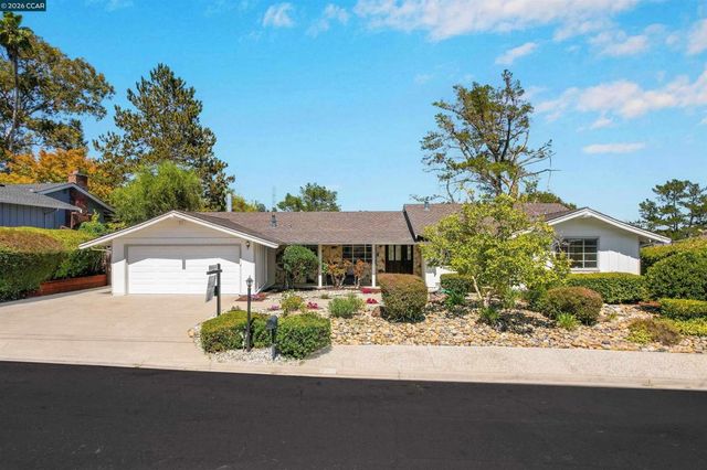 61 Sullivan Dr, Moraga, CA 94556