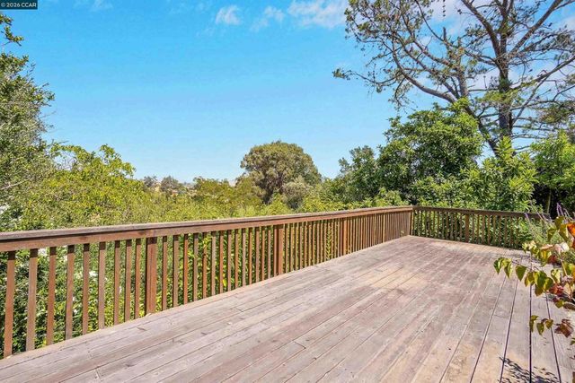 61 Sullivan Dr, Moraga, CA 94556