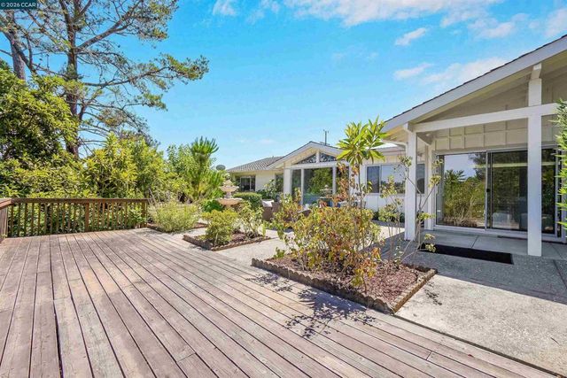 61 Sullivan Dr, Moraga, CA 94556