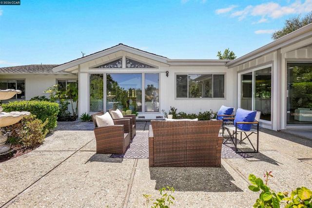 61 Sullivan Dr, Moraga, CA 94556
