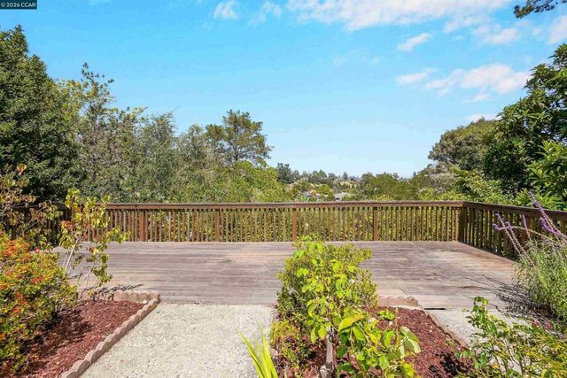 61 Sullivan Dr, Moraga, CA 94556
