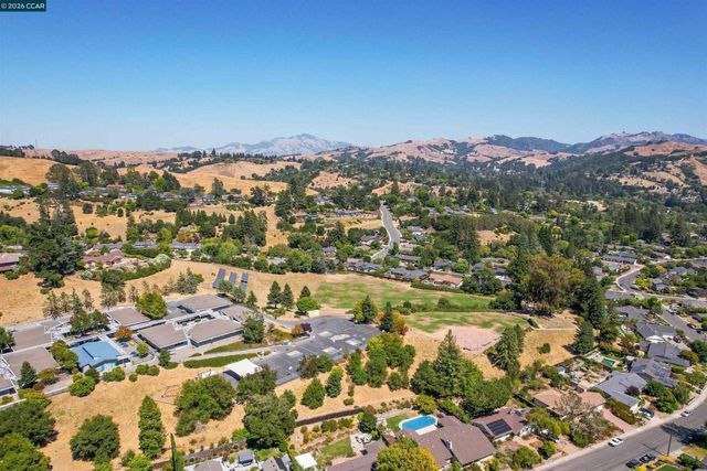 61 Sullivan Dr, Moraga, CA 94556
