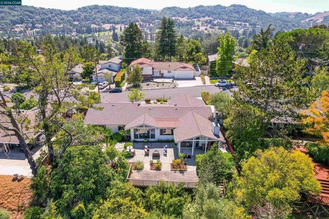 61 Sullivan Dr, Moraga, CA 94556