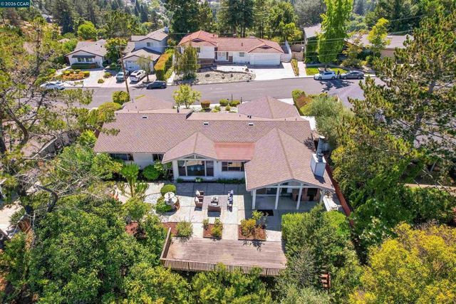 61 Sullivan Dr, Moraga, CA 94556