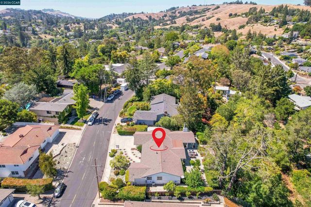 61 Sullivan Dr, Moraga, CA 94556