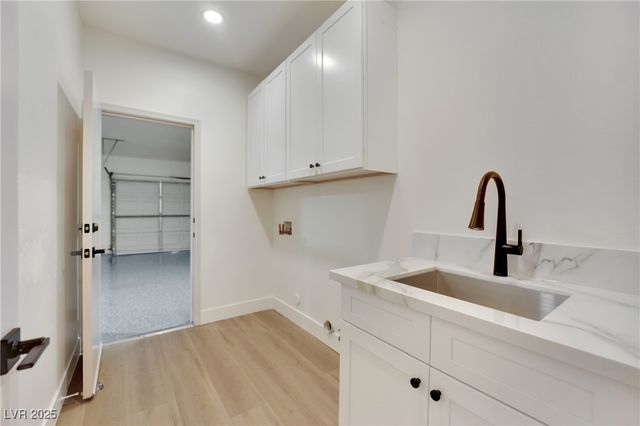 1668 Wellington Springs Avenue, Henderson, NV 89052