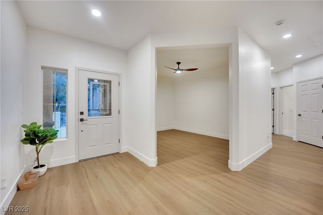 1668 Wellington Springs Avenue, Henderson, NV 89052