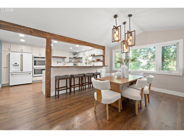 27 MARLBORO Ln, Eugene, OR 97405