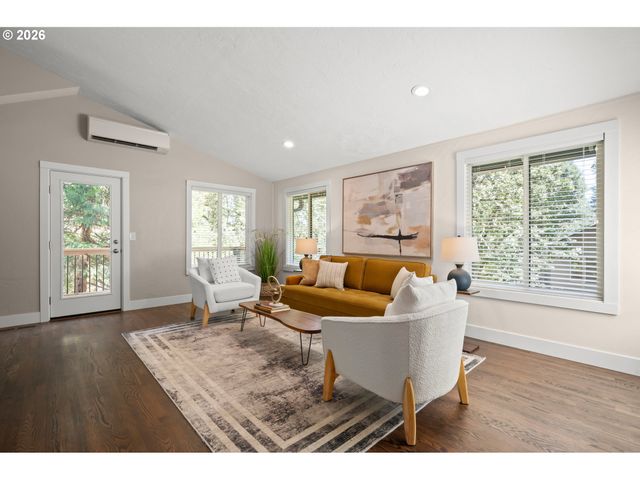 27 MARLBORO Ln, Eugene, OR 97405