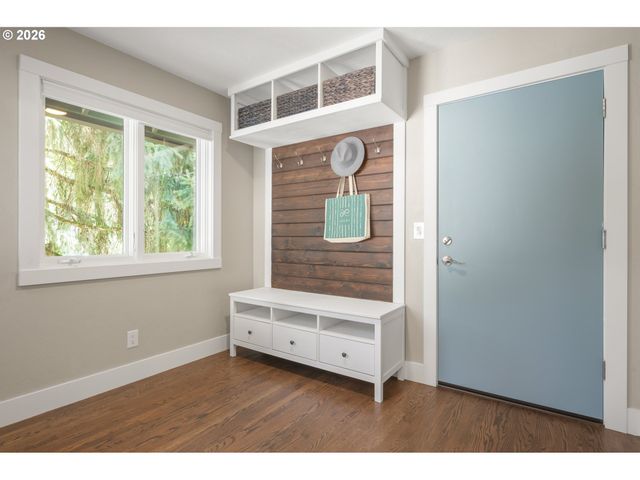 27 MARLBORO Ln, Eugene, OR 97405
