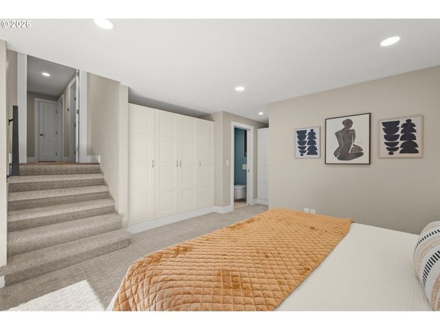 27 MARLBORO Ln, Eugene, OR 97405