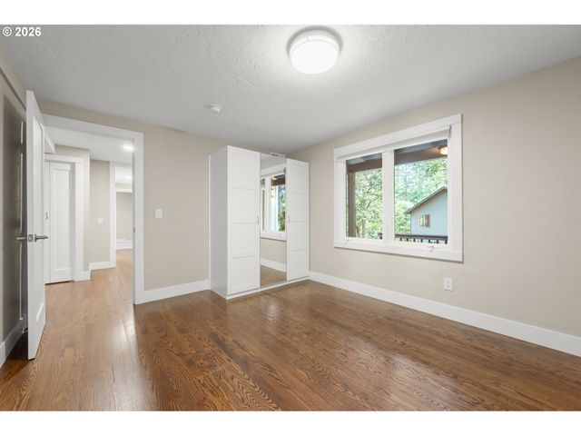 27 MARLBORO Ln, Eugene, OR 97405