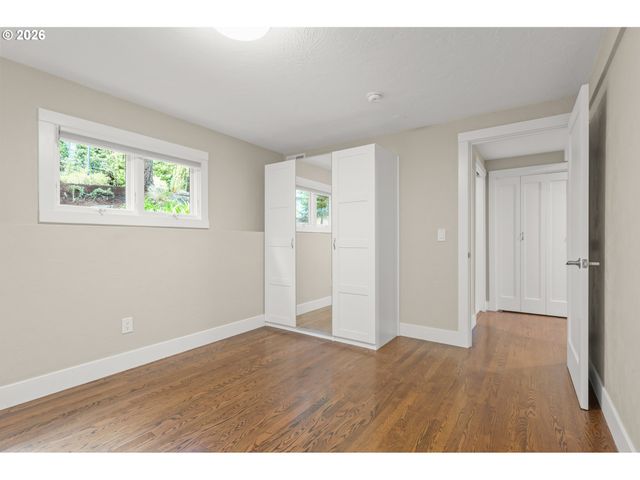27 MARLBORO Ln, Eugene, OR 97405