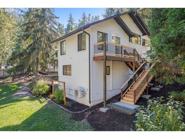 27 MARLBORO Ln, Eugene, OR 97405