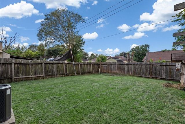 9522 Wellsworth Drive, Houston, TX 77083