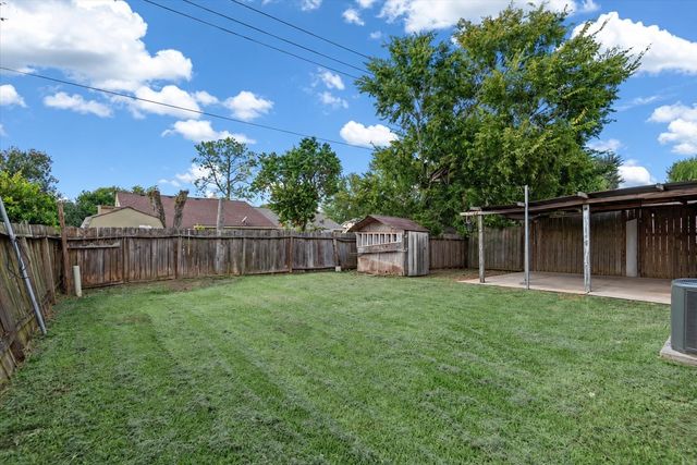 9522 Wellsworth Drive, Houston, TX 77083