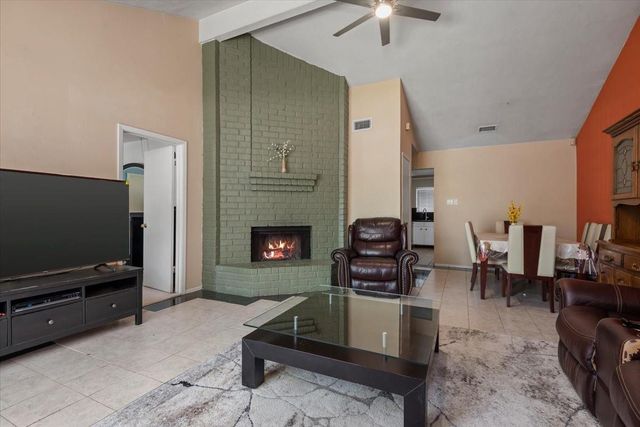 9522 Wellsworth Drive, Houston, TX 77083