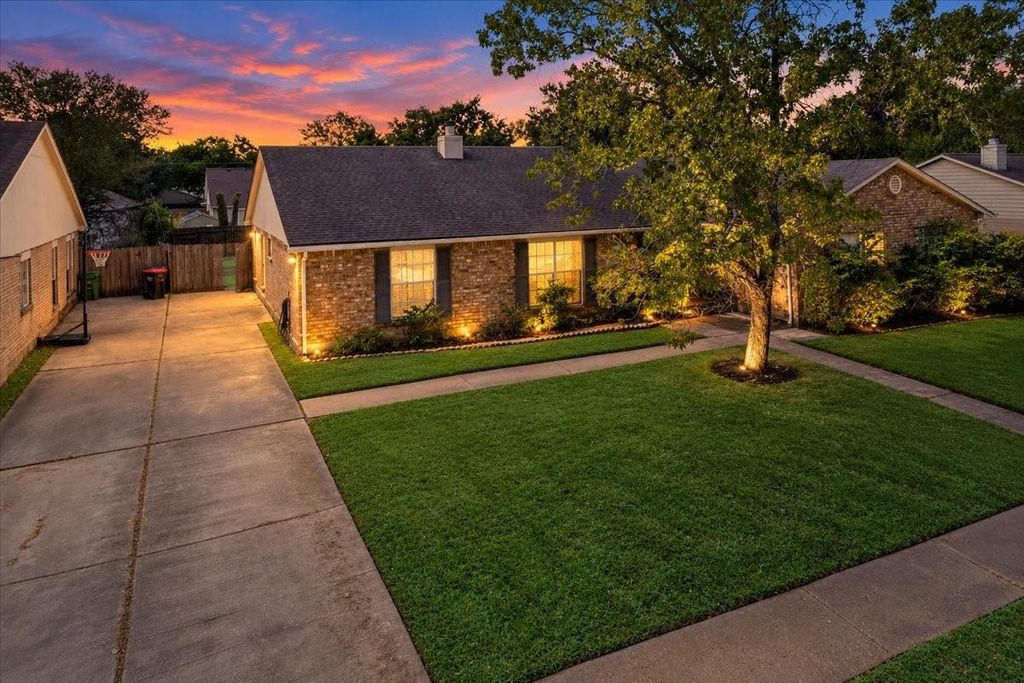 9522 Wellsworth Drive, Houston, TX 77083