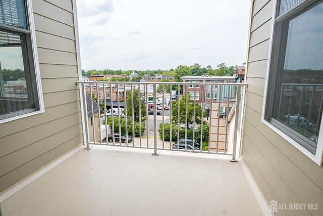 21 Station Place 401, Metuchen, NJ 08840