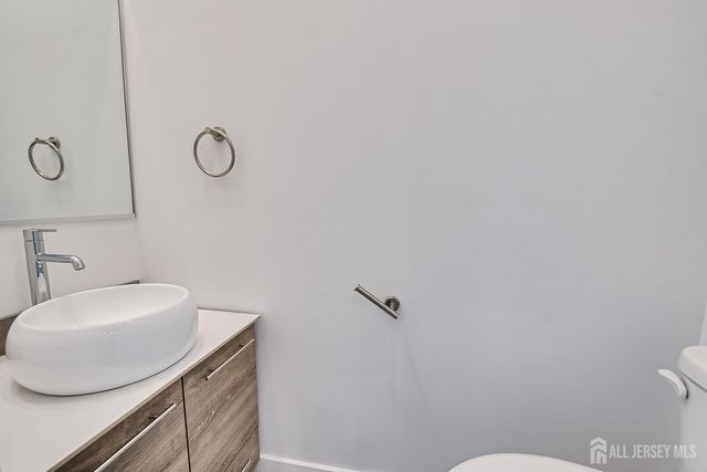 21 Station Place 401, Metuchen, NJ 08840