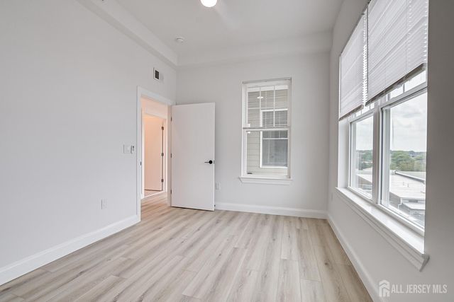 21 Station Place 401, Metuchen, NJ 08840